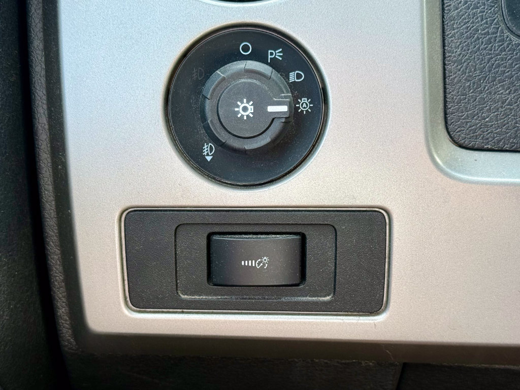 Used 2014 Ford F150 FX4 w/ Equipment Group 402A Luxury AWD/4WD image 20