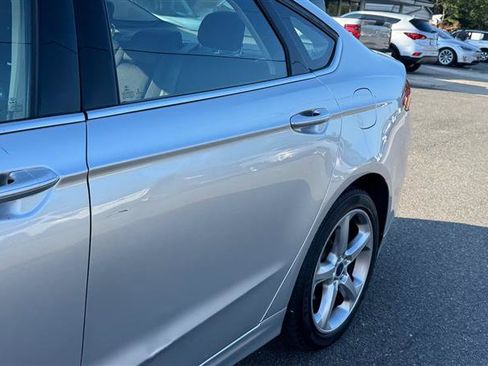 Used 2016 Ford Fusion SE AWD/4WD image 14