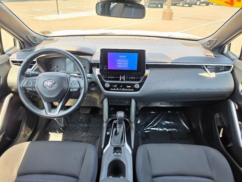 Used 2024 Toyota Corolla Cross AWD Hybrid w/ Moonroof Package image 30