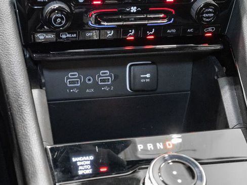 Certified 2023 Jeep Grand Cherokee Limited w/ Black Appearance Package image 15