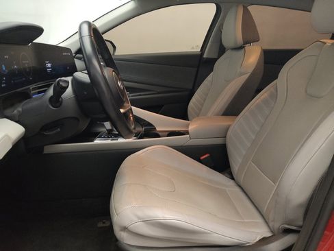 Used 2023 Hyundai Elantra Limited image 17
