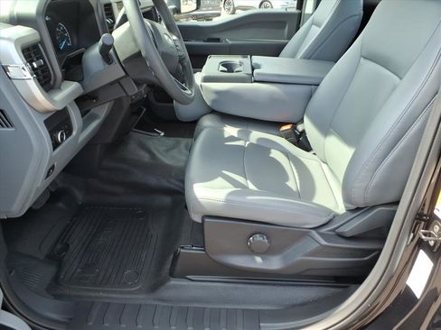 Certified 2024 Ford F250 XL w/ XL Off-Road Package AWD/4WD image 5