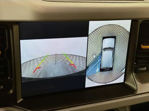 Used 2023 Ford Bronco Badlands image 14