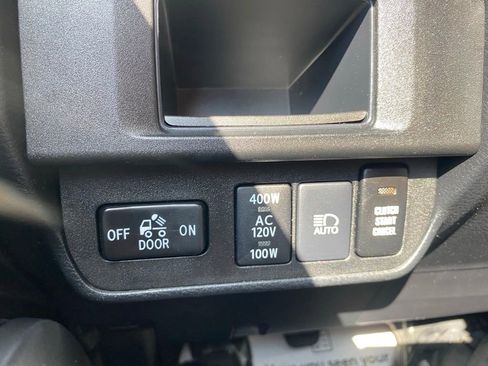 Used 2019 Toyota Tacoma TRD Sport AWD/4WD image 24