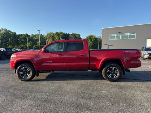 Used 2017 Toyota Tacoma TRD Sport w/ Tow Package AWD/4WD image 6