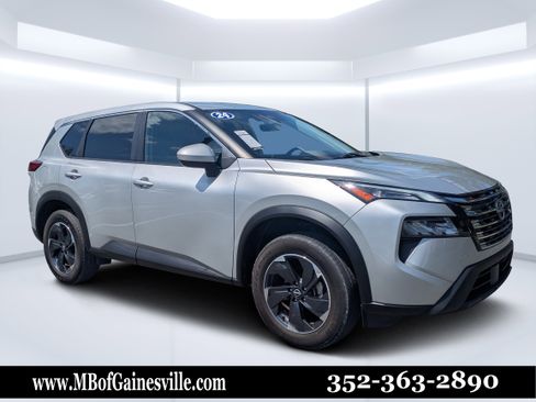 Used 2024 Nissan Rogue SV FWD image 1