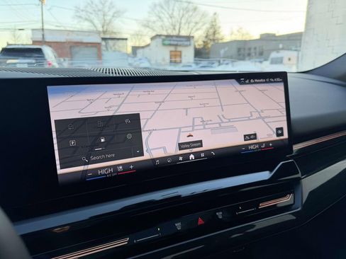 Used 2026 BMW 530i xDrive AWD/4WD image 33