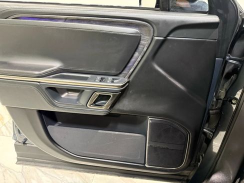 Used 2022 Rivian R1T Launch Edition image 12