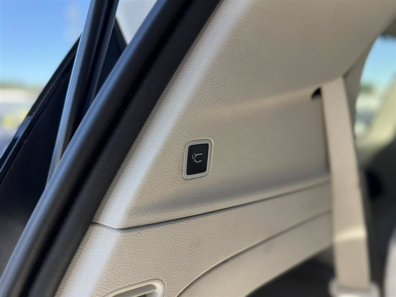 Used 2021 Chrysler Pacifica Touring-L w/ Premium & Safety Sphere Group FWD image 51
