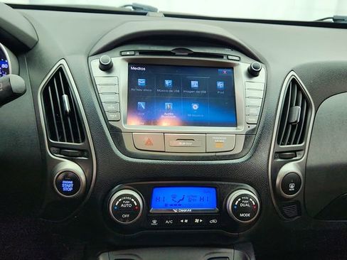 Used 2015 Hyundai Tucson Limited w/ Option Group 03 FWD image 17