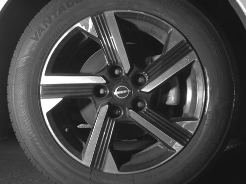 Used 2025 Nissan Sentra SV image 13