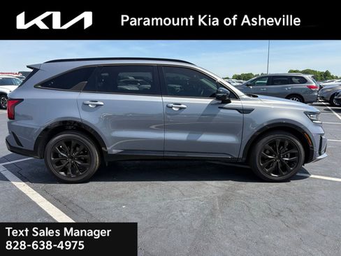 Certified 2023 Kia Sorento SX FWD image 2