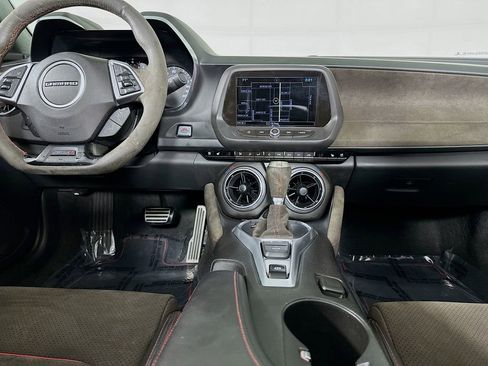 Used 2018 Chevrolet Camaro ZL1 image 28