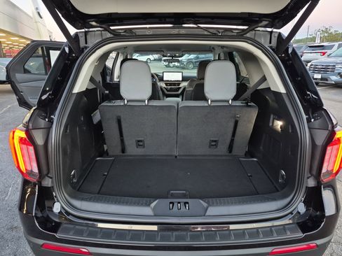 New 2025 Ford Explorer Active w/ Active Comfort Package image 16