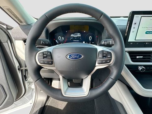 New 2026 Ford Explorer Active w/ Active Comfort Package RWD image 12
