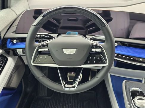 New 2026 Cadillac Optiq Luxury 1 image 16