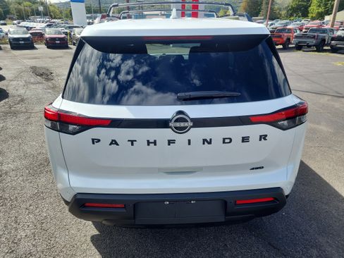 New 2025 Nissan Pathfinder SV w/ Black Appearance Package image 7