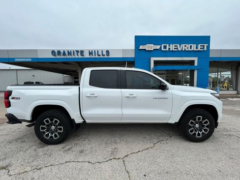Used 2024 Chevrolet Colorado Z71 w/ Z71 Convenience Package 2 AWD/4WD image 13
