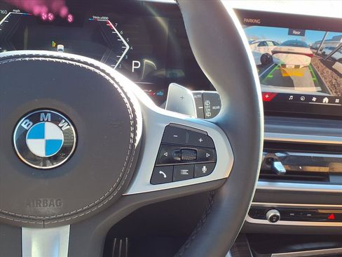 Used 2025 BMW X7 xDrive40i w/ M Sport Package image 14