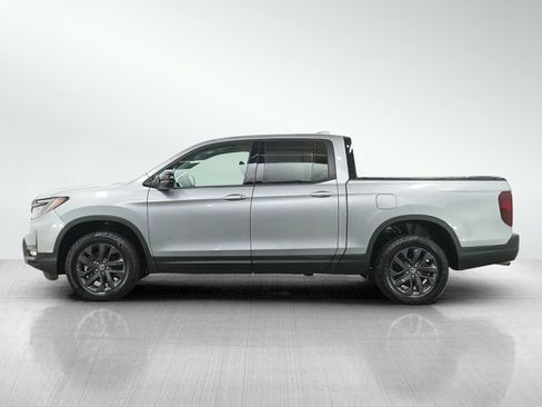 Used 2024 Honda Ridgeline Sport image 2