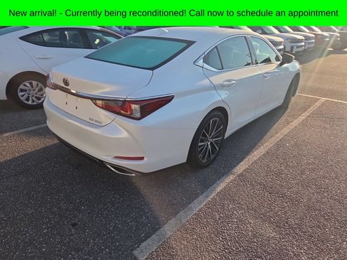 Used 2022 Lexus ES 350 w/ Premium Package FWD image 4