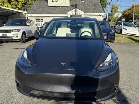 Used 2024 Tesla Model Y Long Range AWD/4WD image 8