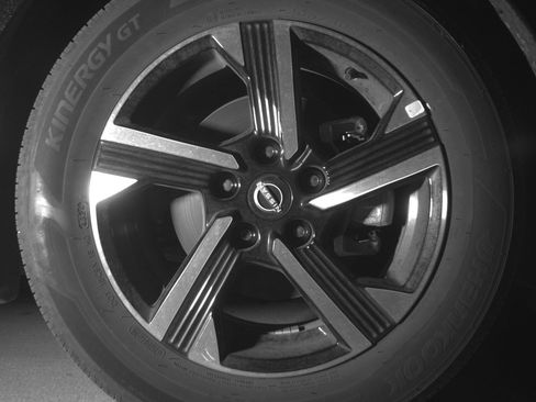 Used 2025 Nissan Sentra SV image 13