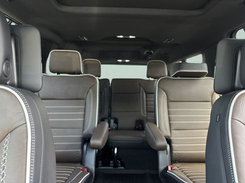 New 2026 GMC Yukon XL Denali Ultimate w/ LPO, Illumination Package AWD/4WD image 17