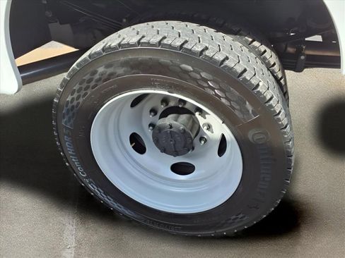 New 2025 Ford F550 4x4 Regular Cab Super Duty image 23