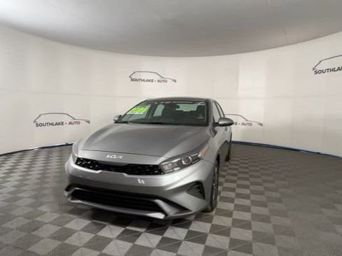 Certified 2024 Kia Forte LXS w/ LXS Technology Package image 3