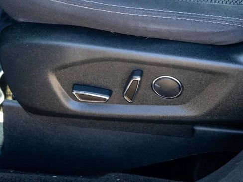 Used 2018 Ford Explorer XLT w/ Equipment Group 201A image 20