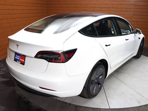 Used 2023 Tesla Model 3 Standard Range image 19