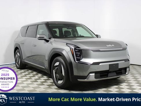 Used 2024 Kia EV9 Light RWD image 1
