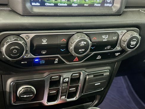 Used 2023 Jeep Wrangler Unlimited w/ 8.4" Radio Group AWD/4WD image 24