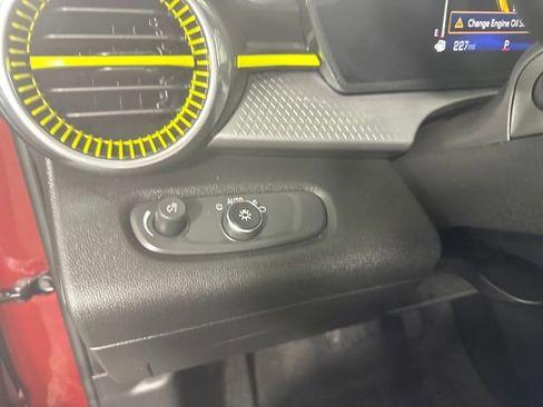 Used 2025 Chevrolet Trax LT w/ Driver Confidence Package image 19