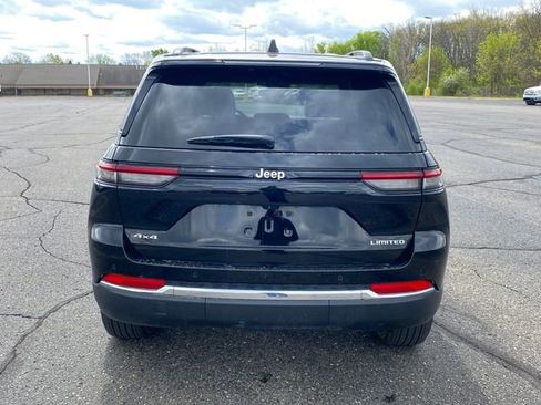 Used 2024 Jeep Grand Cherokee Limited AWD/4WD image 4
