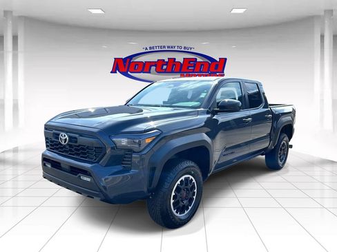Used 2024 Toyota Tacoma TRD Off-Road image 7