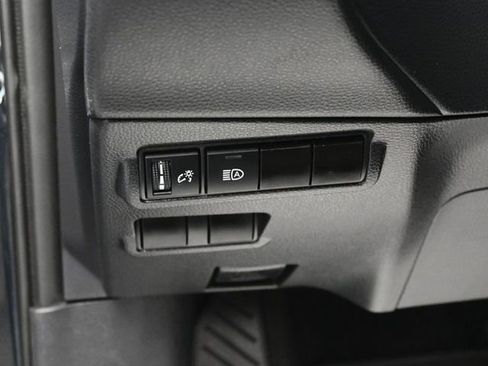 Certified 2025 Toyota Corolla Cross LE image 21