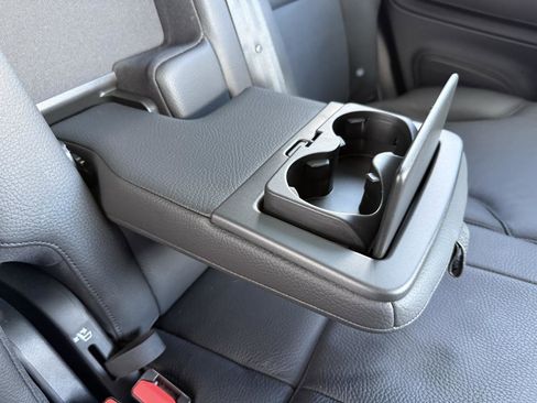 Used 2024 Volvo XC90 B6 Plus image 37