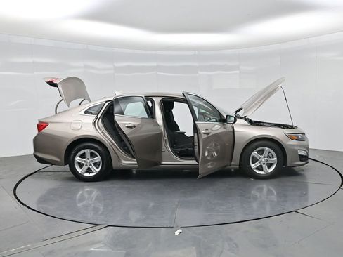 Used 2023 Chevrolet Malibu LT FWD image 3