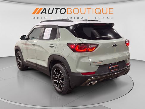 Used 2025 Chevrolet TrailBlazer ACTIV w/ Convenience Package FWD image 3