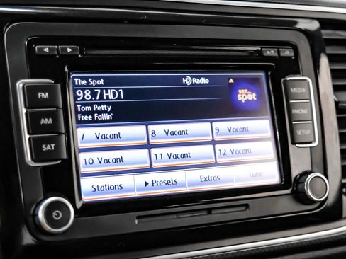 Used 2014 Volkswagen Beetle GSR image 26