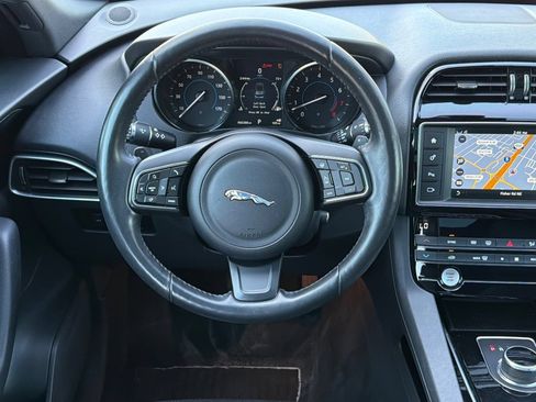 Used 2017 Jaguar F-PACE Prestige AWD/4WD image 14
