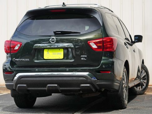 Used 2019 Nissan Pathfinder SL AWD/4WD image 4