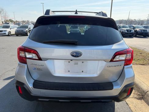 Used 2019 Subaru Outback 2.5i Premium image 6
