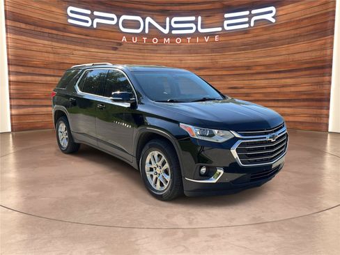 Used 2020 Chevrolet Traverse LT w/ Driver Confidence II Package AWD/4WD image 8
