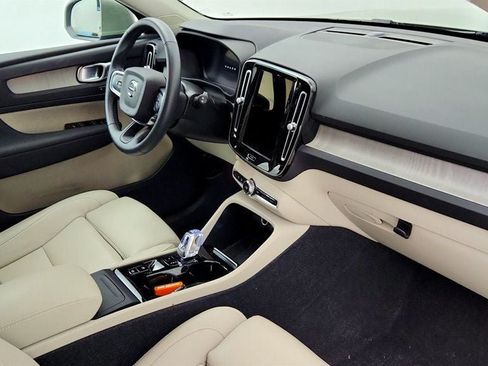 Used 2024 Volvo XC40 B5 Plus w/ Protection Package Premier AWD/4WD image 21