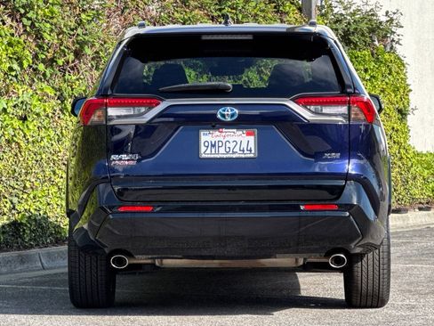 Used 2024 Toyota RAV4 XSE w/ Weather Package image 5