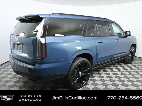 Certified 2025 Cadillac Escalade ESV Sport Platinum w/ LPO, ONYX Package image 30