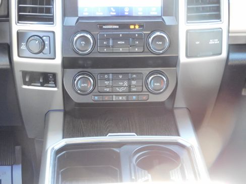 Used 2020 Ford F250 Lariat w/ Lariat Value Package image 19